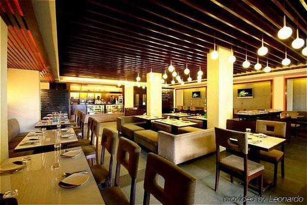 Hotel Komfort Terraces Μπανγκαλόρ Εστιατόριο φωτογραφία